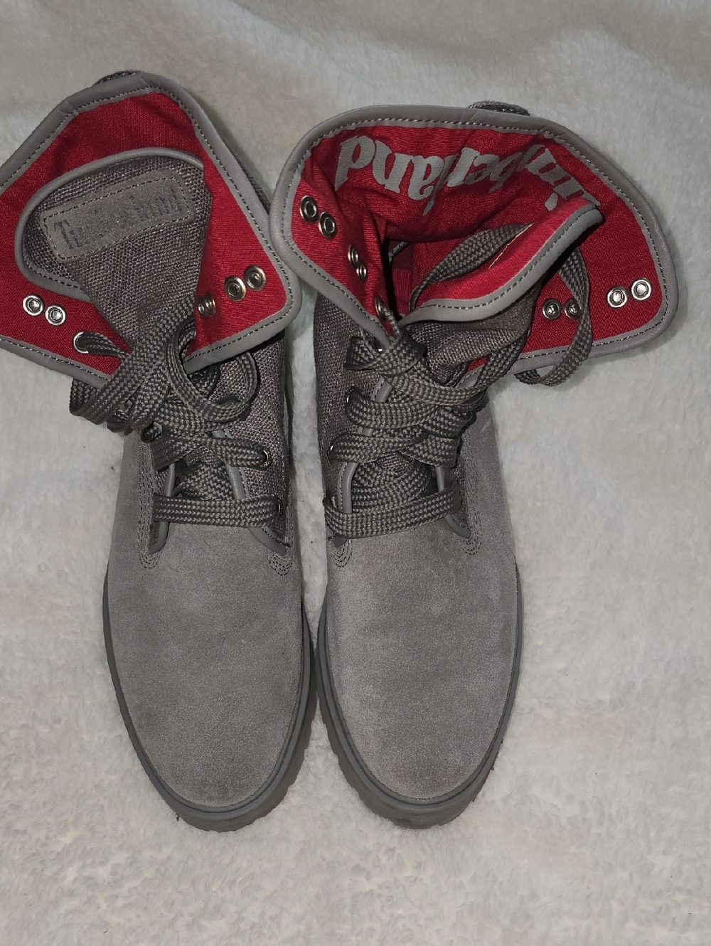 Timberland Carnaby Cool fold-down boots in grey with a red inner lining.